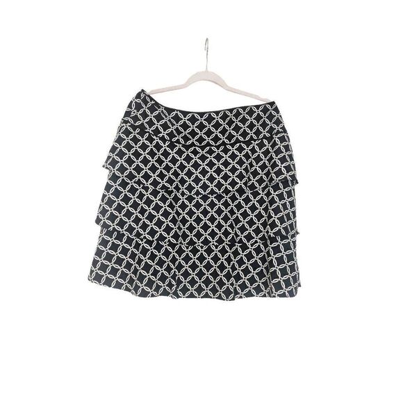 White House Black Market size 14 tiered skirt - Picture 1 of 7